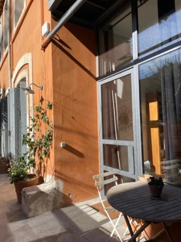 Un Oasis Au Coeur De La Vieille Ville, Classe 4 Etoiles Montpellier Exterior photo